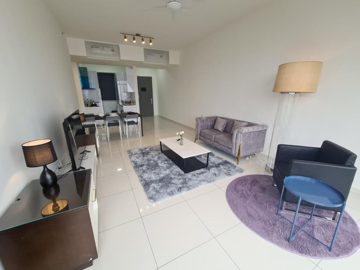 Beacon Executive Premium Suite George Town Exterior foto