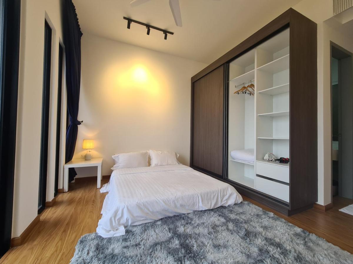 Beacon Executive Premium Suite George Town Exterior foto