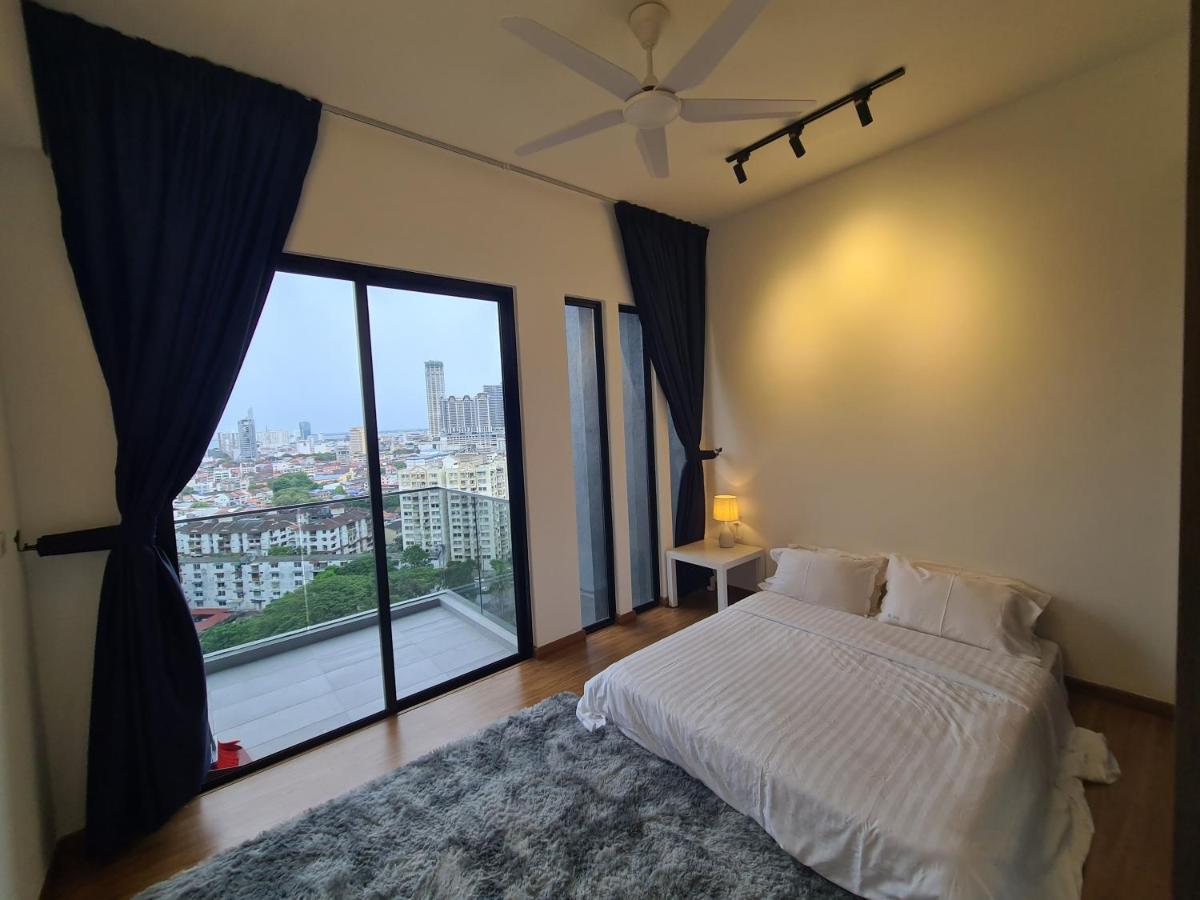 Beacon Executive Premium Suite George Town Exterior foto