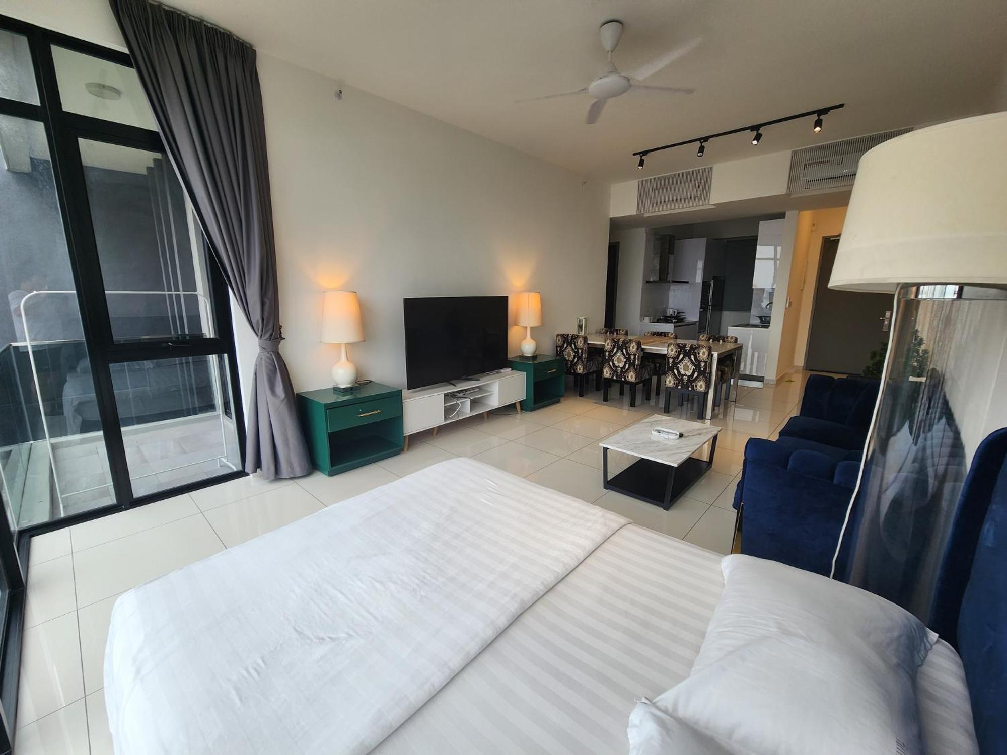 Beacon Executive Premium Suite George Town Exterior foto