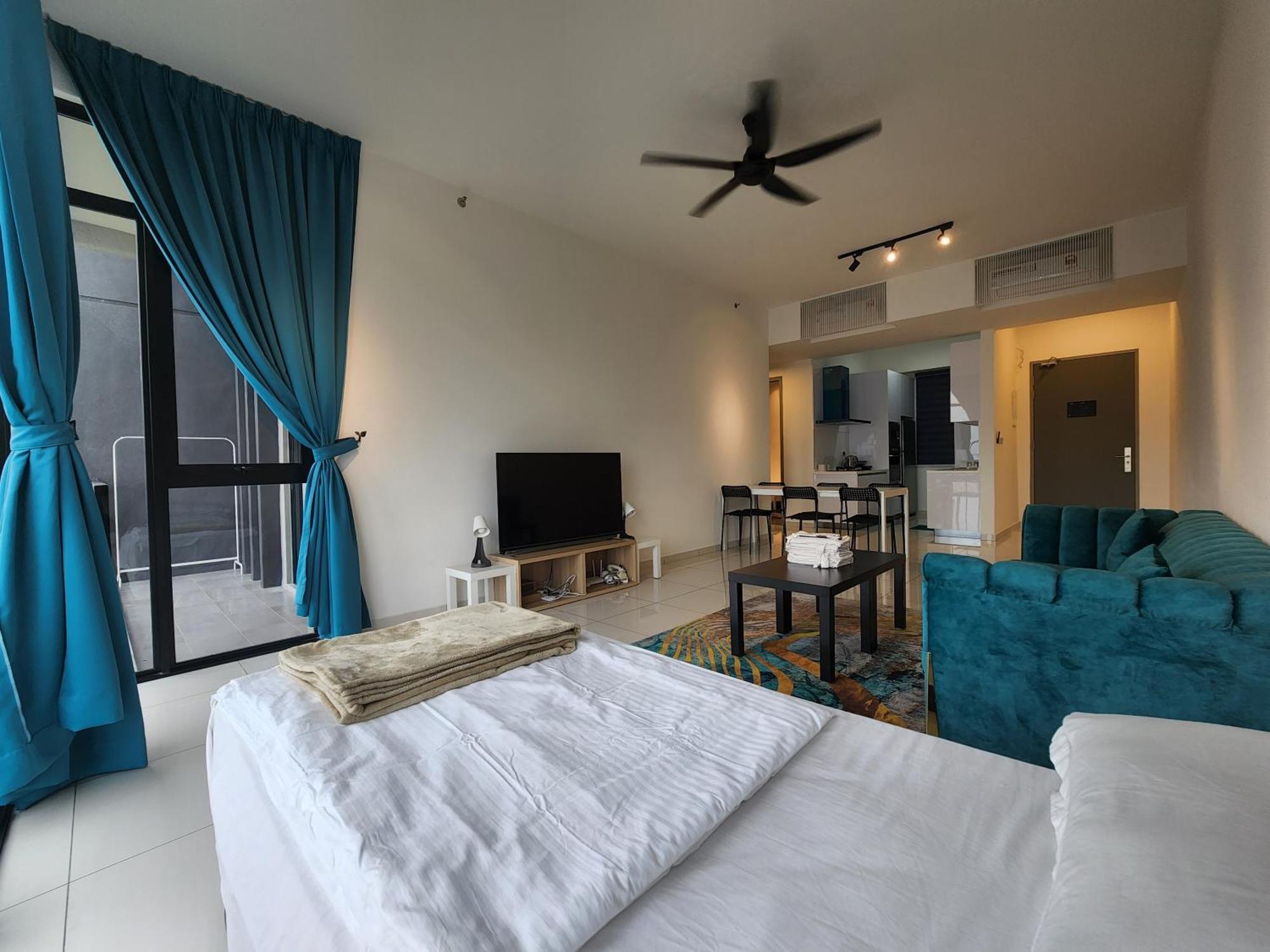 Beacon Executive Premium Suite George Town Exterior foto